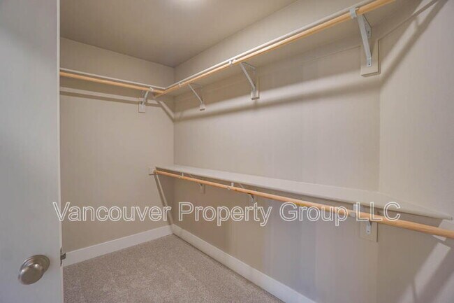 Building Photo - 313 E Caribou Ct