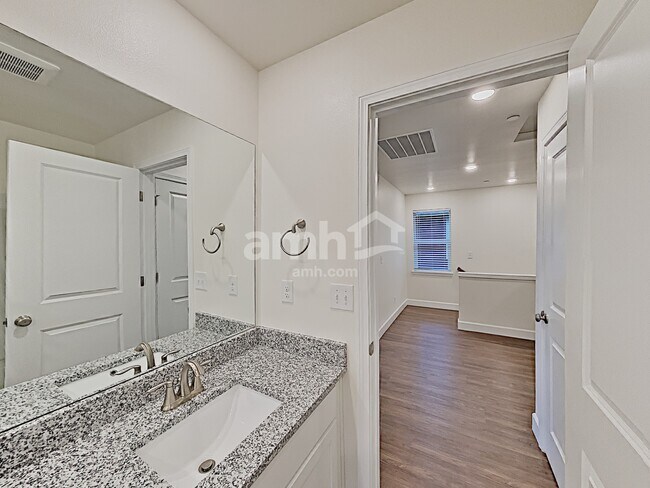Building Photo - 13610 107th Ave Ct E