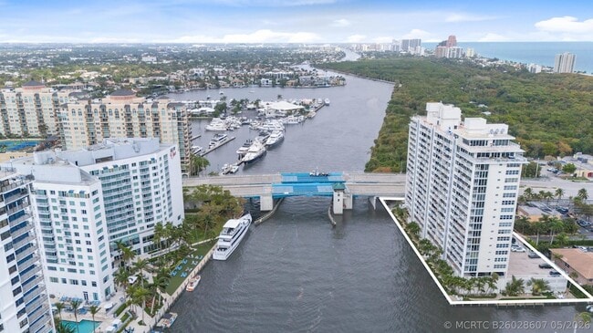 Building Photo - 2800 E Sunrise Blvd