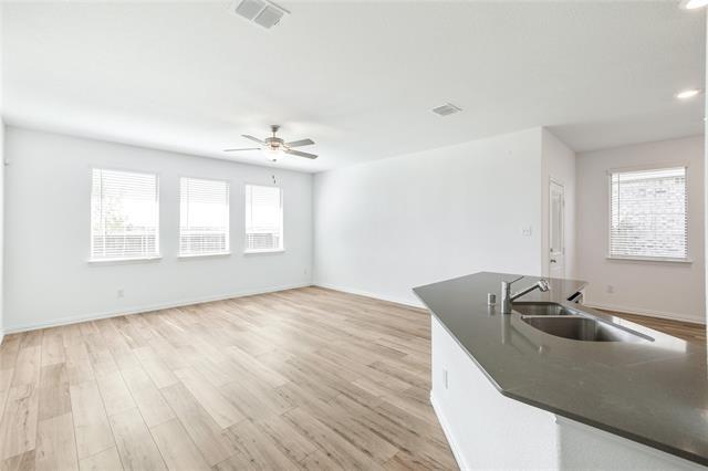Building Photo - 4905 Woodloch Dr
