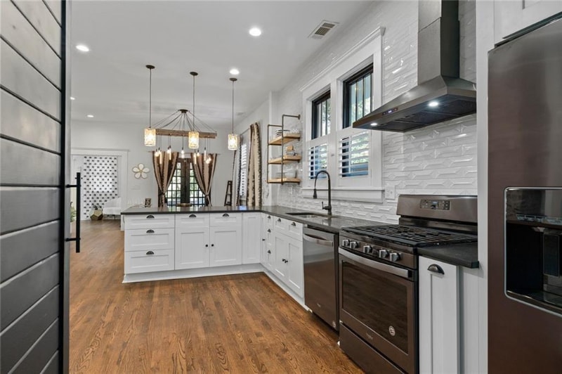 Building Photo - 563 Parkway Dr NE