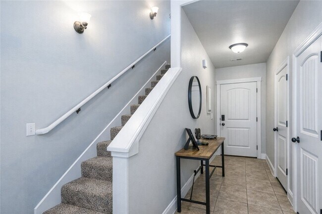 Building Photo - 1123 S Tottenham Ct