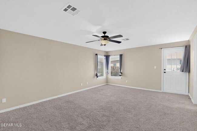 Building Photo - 14613 Sunny Land Ave