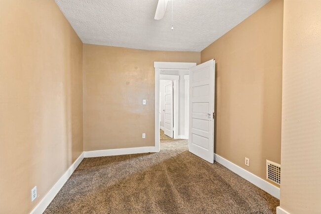Building Photo - Charming 2 beds 2 Bath in Dayton!