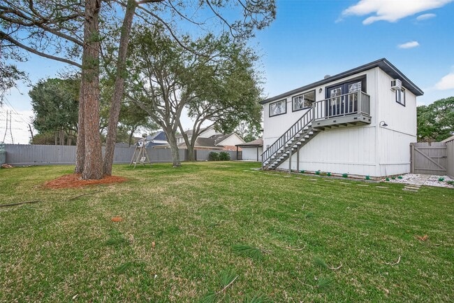 Building Photo - 707 Montclair Blvd