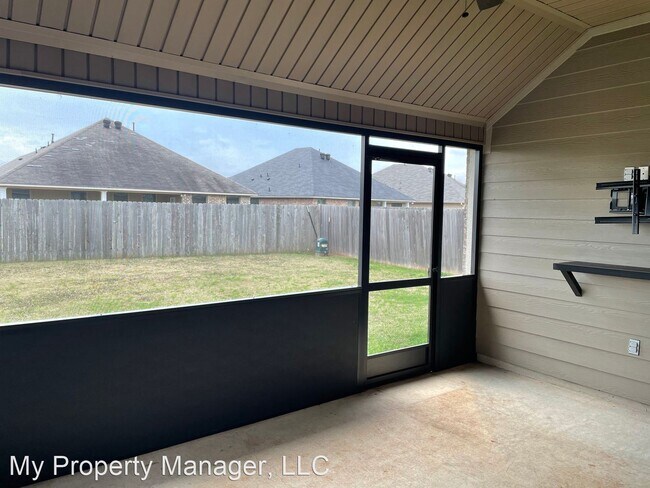 Building Photo - 3 br, 2 bath House - 4001 False River Drive