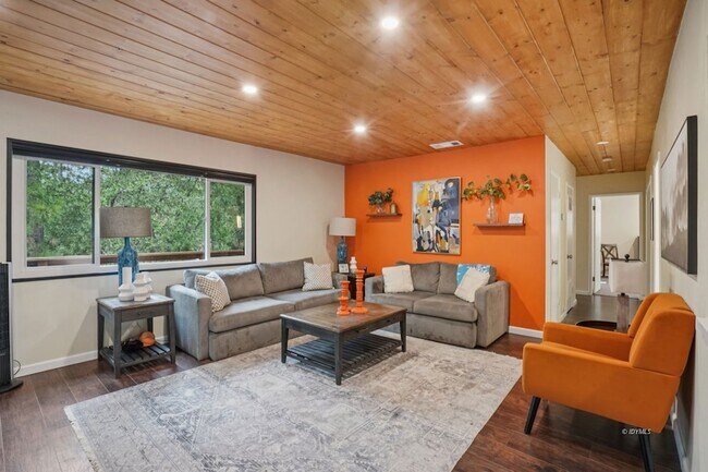 Building Photo - 25340 Marion Ridge Dr