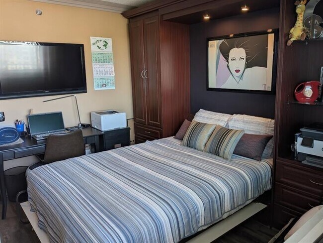 Building Photo - 2238 N Cypress Bend Dr