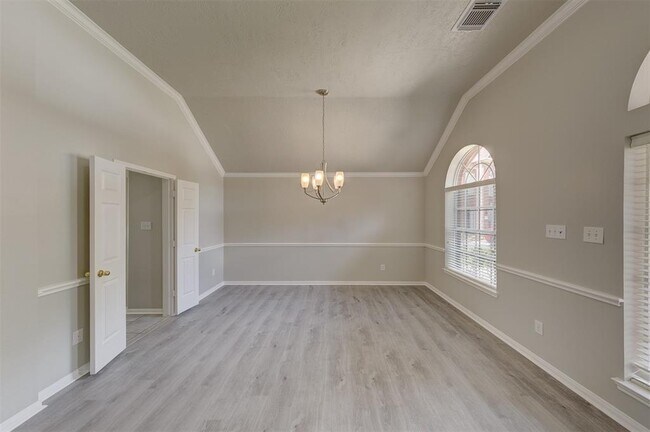 Building Photo - 2107 Crossbay Ct