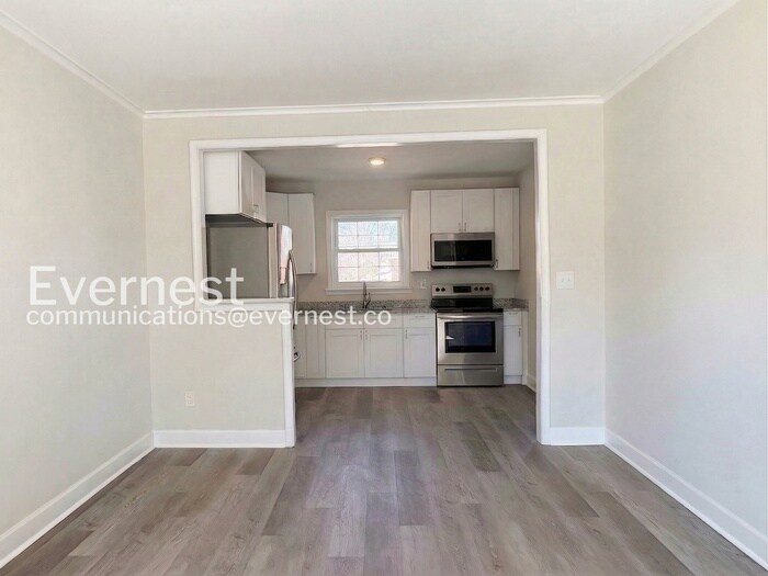 Building Photo - 1210 E 36th St