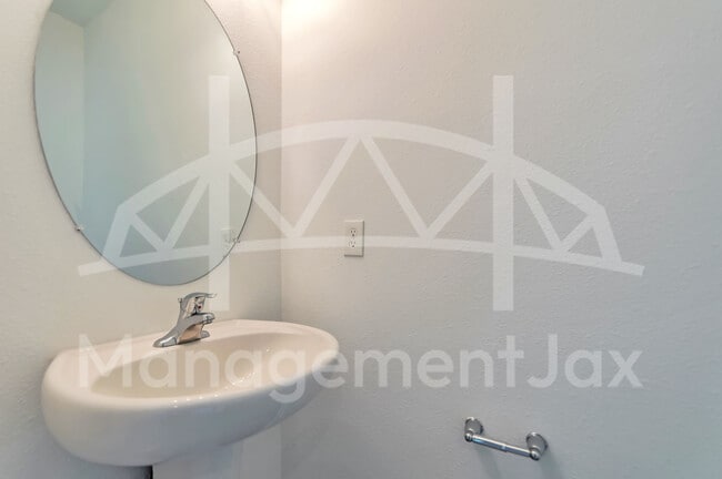 Building Photo - 8313 Asteroid St