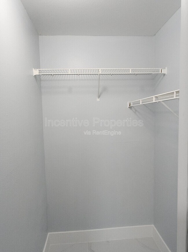 Building Photo - 4744 Walden Cir