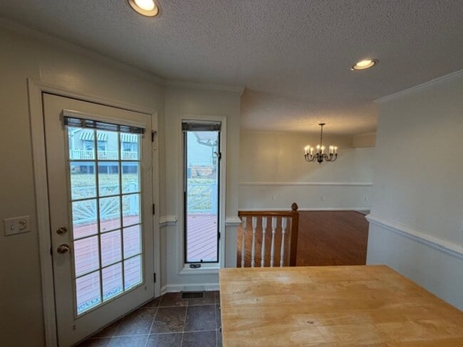 Building Photo - Elon