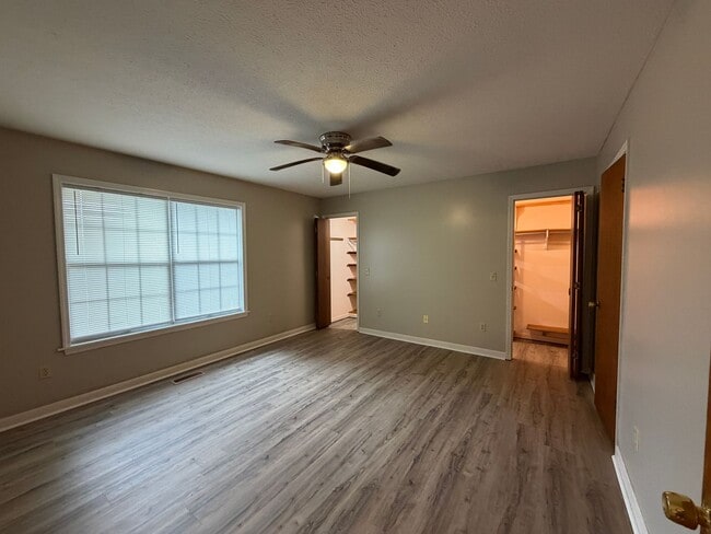 Building Photo - 4084 Friendship Rd