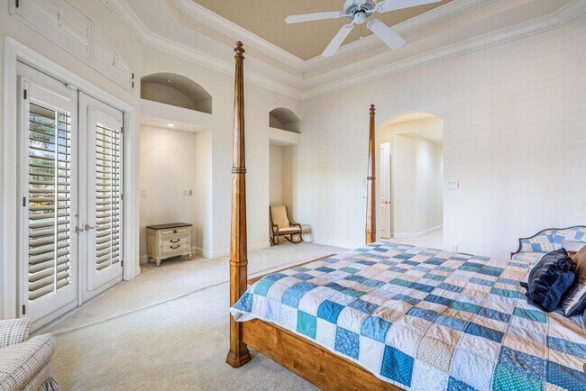 Building Photo - 1831 Sabal Palm Dr