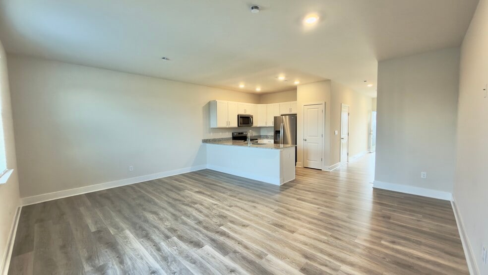 Building Photo - 106 Hopi Pl