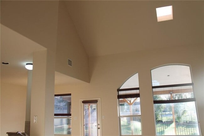 Building Photo - 2513 Rusk Ct