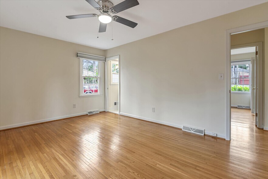 Building Photo - 700 Rama Rd