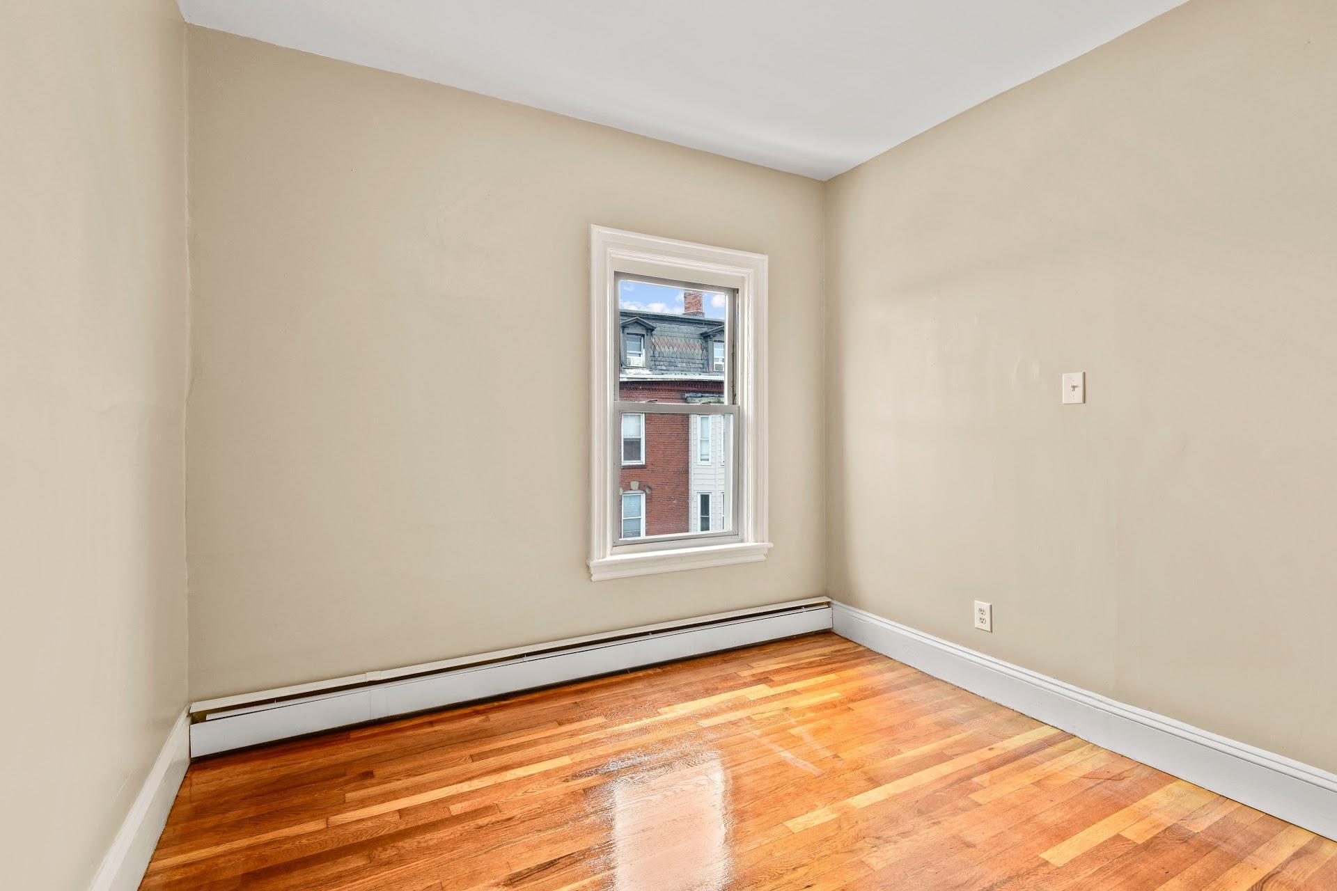 Building Photo - 58 Bennington St