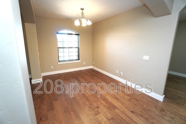 Building Photo - 8848 W Ben St