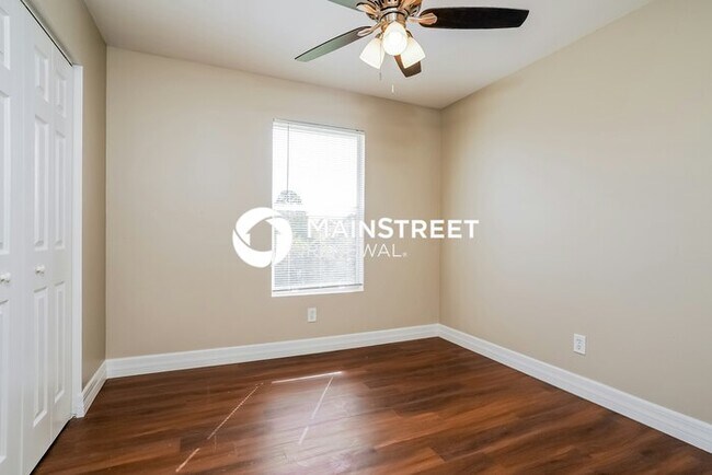 Building Photo - 3 Bedroom Pet-Friendly Home in Lehigh Acre...