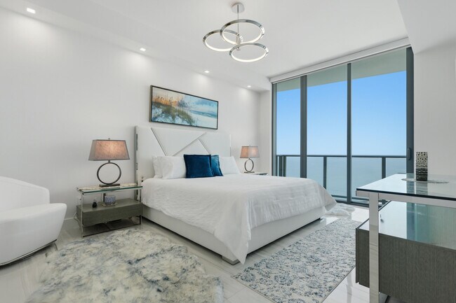 Building Photo - 730 N Ocean Blvd