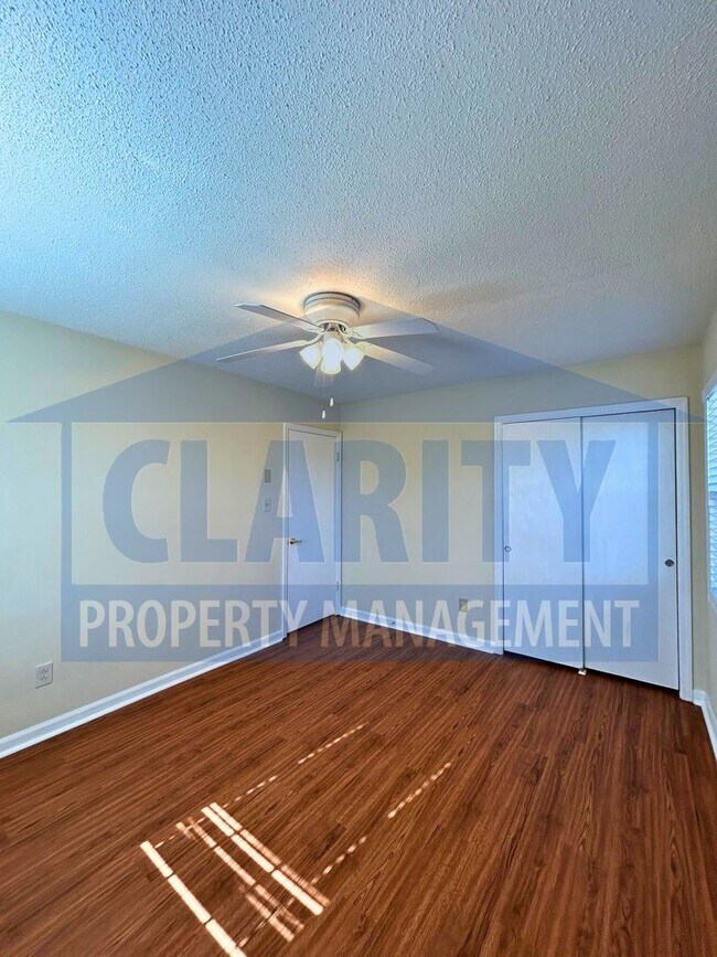 Building Photo - ***1/2 OFF 1ST MONTH'S RENT!!!***