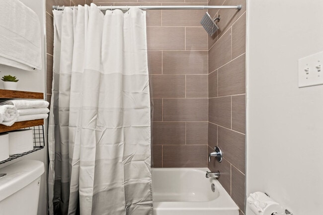 Building Photo - 826 N Broad St