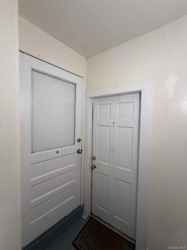 Building Photo - 6631 Park Pl