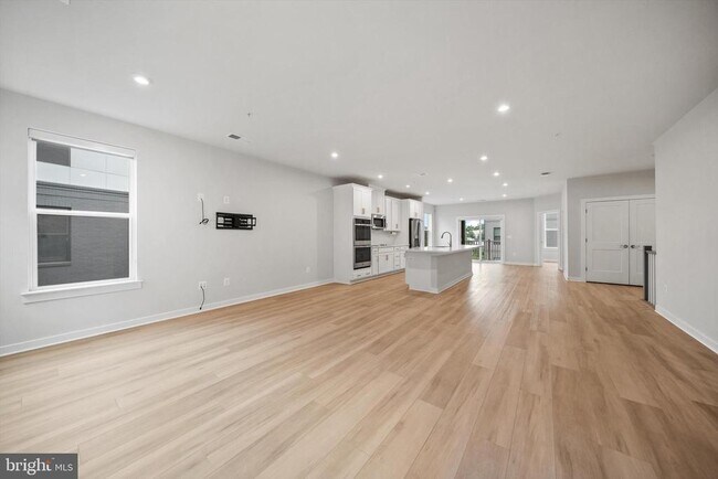 Building Photo - 14256 Newbrook Dr