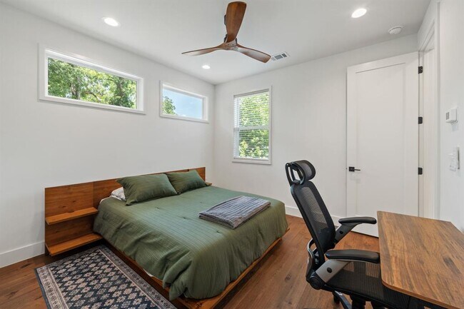 Building Photo - 2609 Willow St