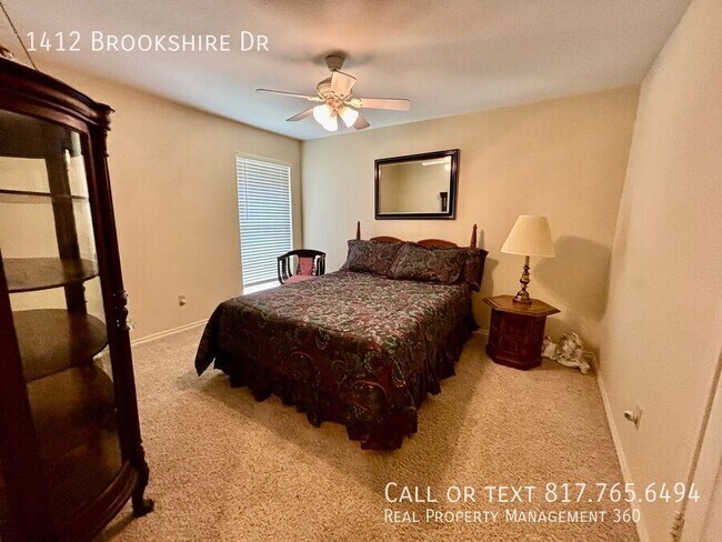 Building Photo - 1412 Brookshire Dr