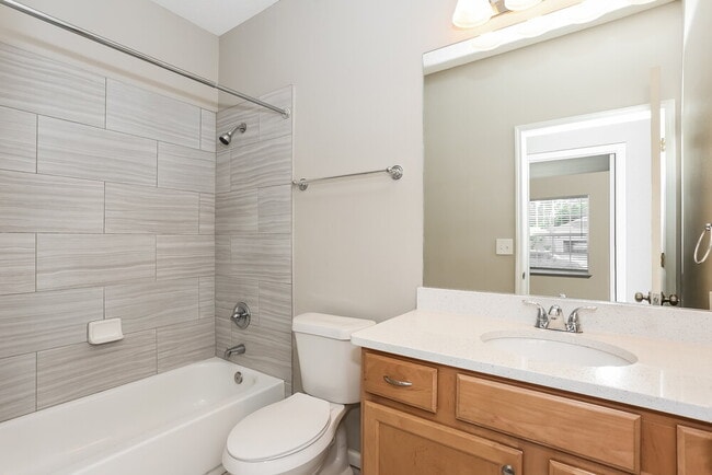 Building Photo - 2655 Oak Haven Dr