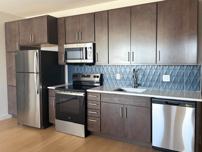 Building Photo - Warren Village Alameda Apartments