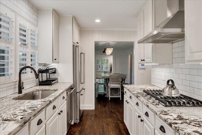 Building Photo - 5592 Colton Dr NE