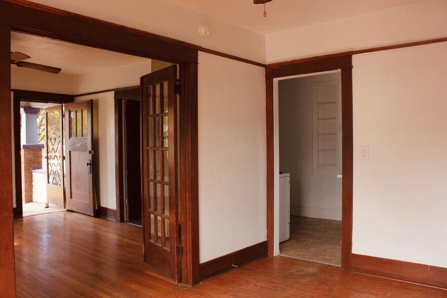 Building Photo - 106 D Autremont Ave