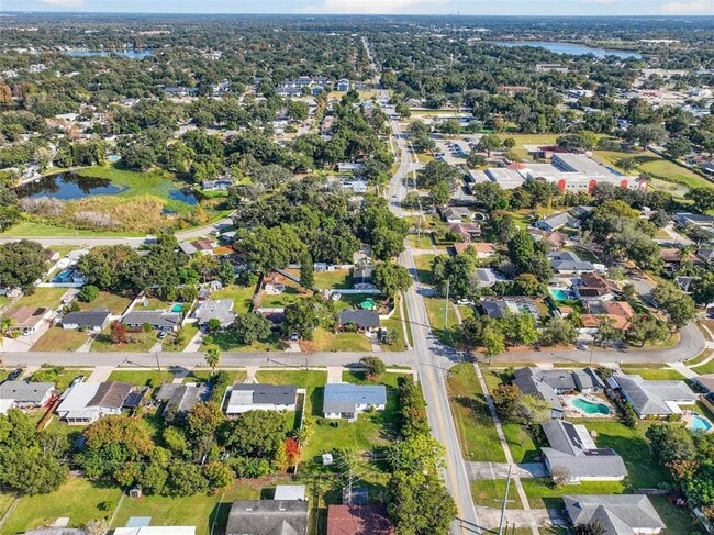 Building Photo - 3034 Touraine Ave
