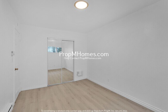 Building Photo - Freshly Renovated 2-Bedroom Apartment in C...