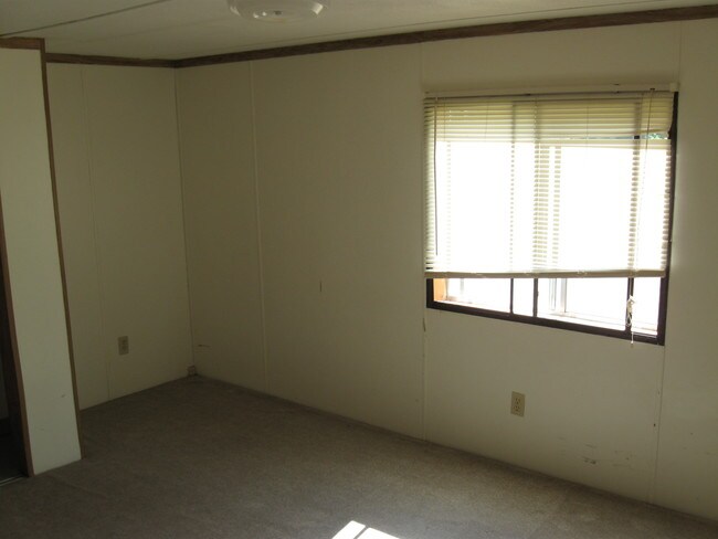 Building Photo - 410 Lake St