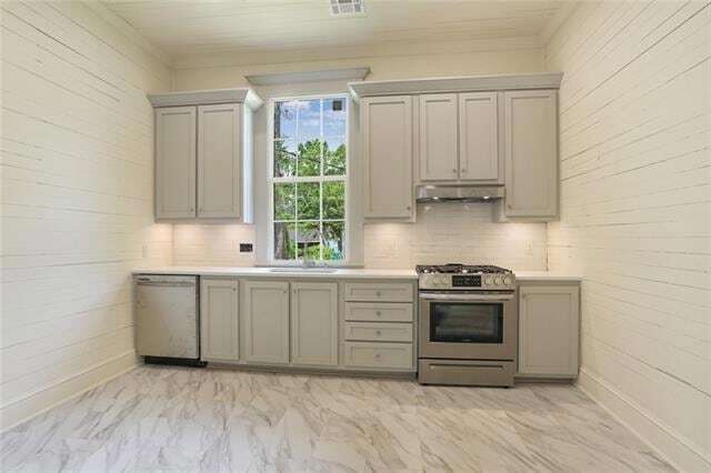 Building Photo - 821 W 26th Ave