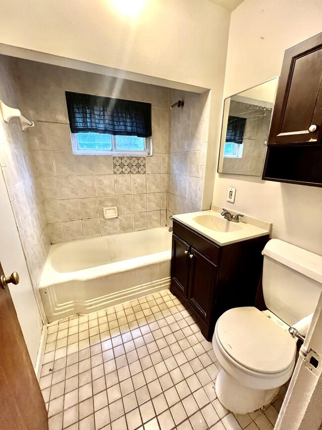 Building Photo - 1063 Charles Ave