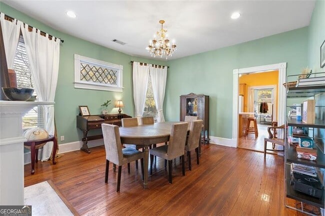 Building Photo - 1092 Oak St SW