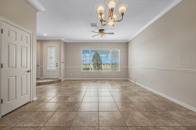 Building Photo - Around the Corner to Avalon Park Towncente...