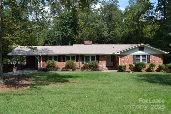 Primary Photo - 3313 Woodwardia Dr