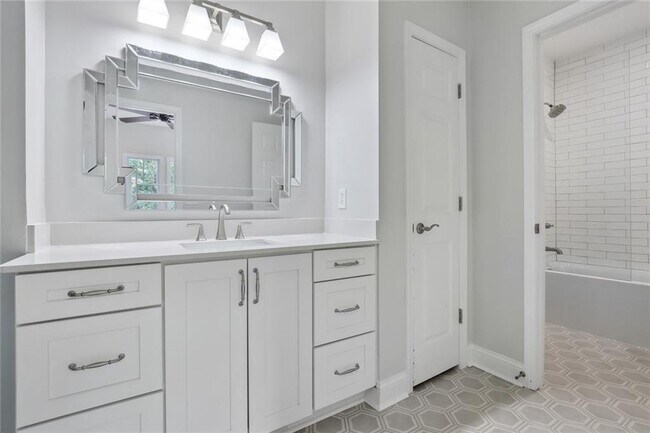 Building Photo - 210 Aerie Ct