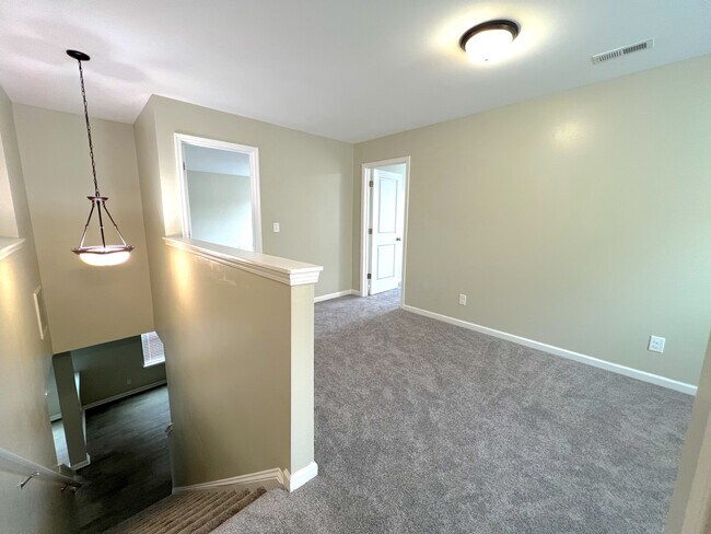 Building Photo - 291 Ranlo Ave