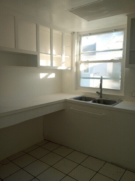 Building Photo - 602 26th St W