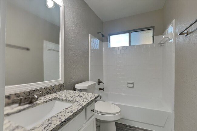 Primary Photo - 90 S Dreamweaver Cir