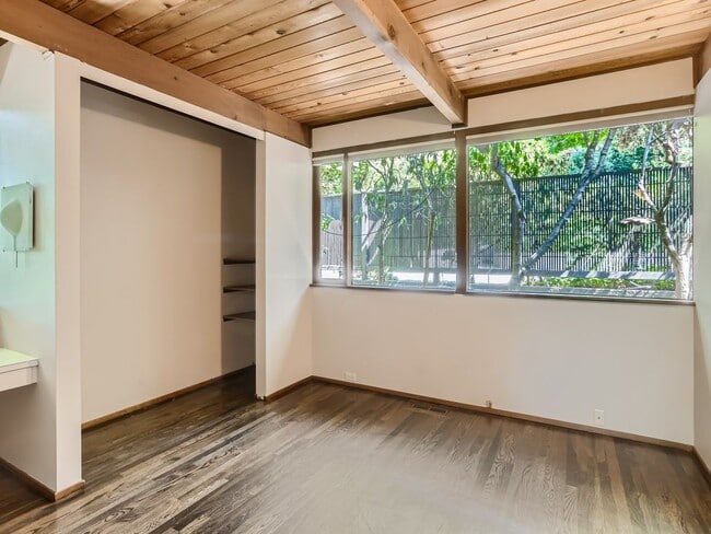 Building Photo - 4bd/3ba Kirkland House