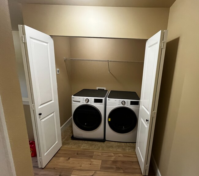 Building Photo - Rent: $2500 - 2 bed Condo